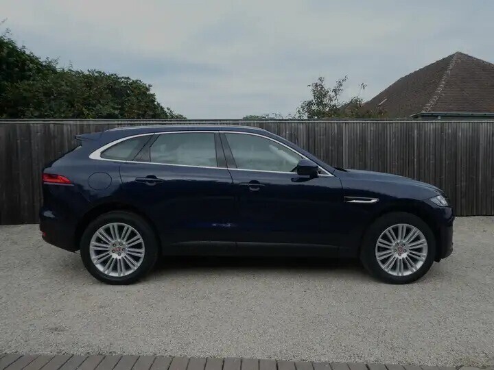 jaguar-f-pace-30-t-v6-awd-portfolio-1stehand1main-big-3