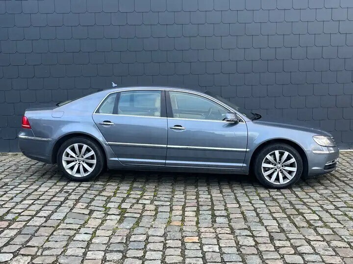 volkswagen-phaeton-30-cr-tdi-v6-full-maintenance-book-1owner-big-1