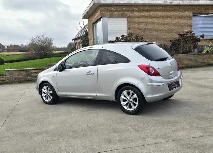 opel-corsa-12i-essence-automatique-60000-km-big-2