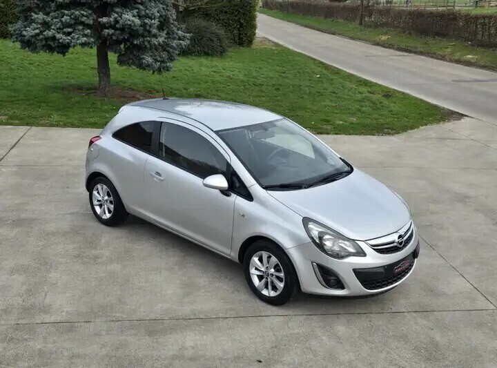 opel-corsa-12i-essence-automatique-60000-km-big-0