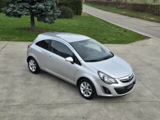 Opel Corsa 1.2i Essence Automatique ** 60.000 km **