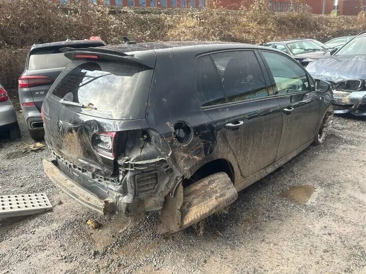 volkswagen-golf-16-cr-tdi-pack-r-line-accident-big-3