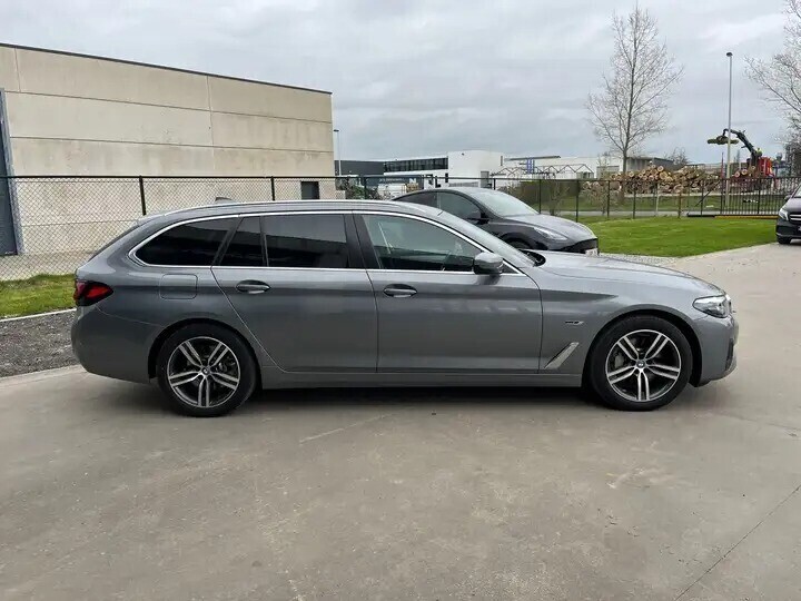 bmw-530-e-xdrive-touring-big-3