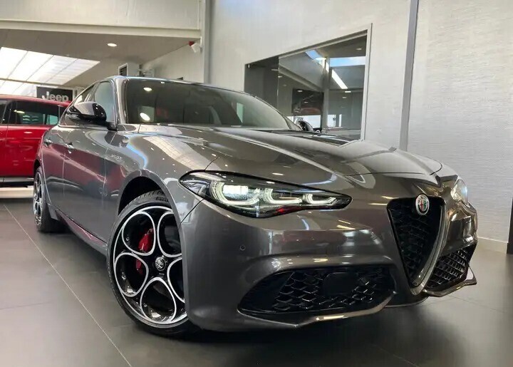 alfa-romeo-giulia-veloce-20-turbo-280pk-q4-full-option-184-big-0