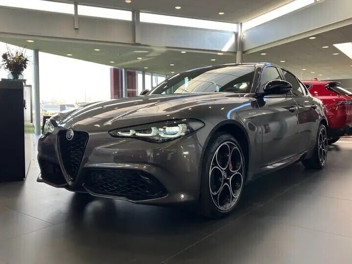 alfa-romeo-giulia-veloce-20-turbo-280pk-q4-full-option-184-big-2