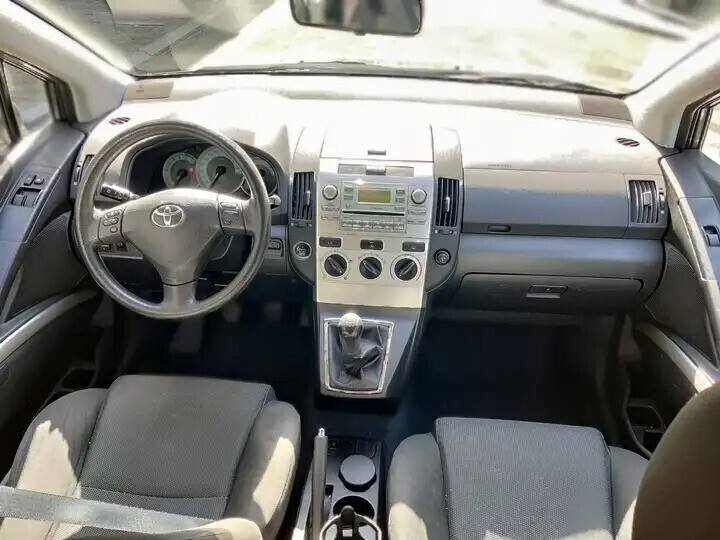 toyota-corolla-verso-16-vvt-i-big-9