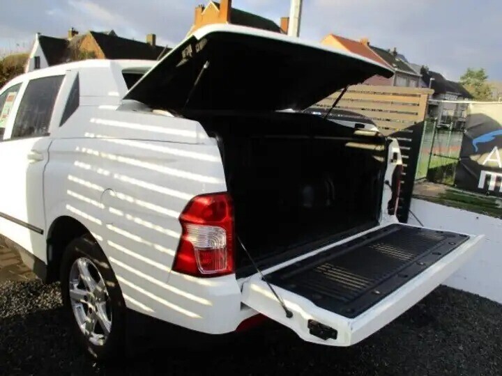 ssangyong-actyon-20tdi-155pk-sports-pickup-4x4-vicscraft-lv5pl-top-big-3