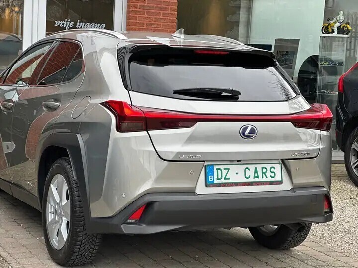 lexus-ux-250h-hybrud-20i-152pk-camera-lane-assist-big-4