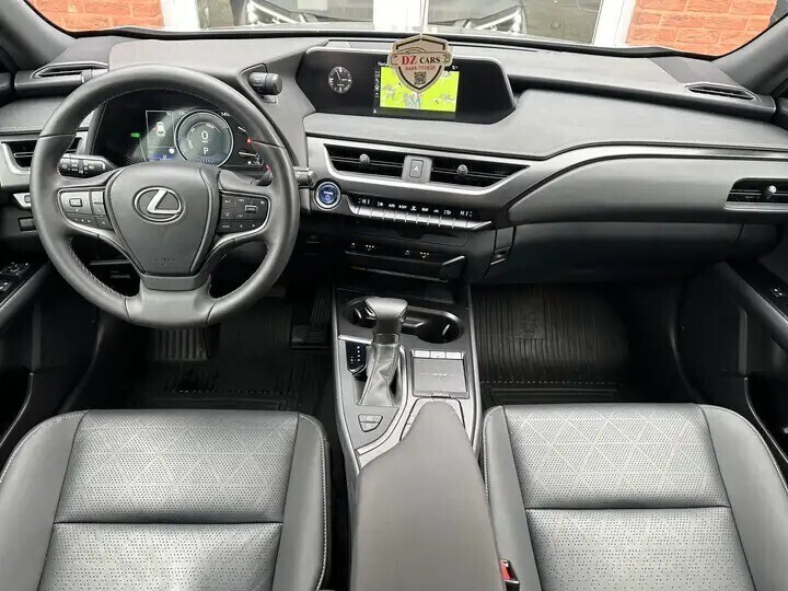 lexus-ux-250h-hybrud-20i-152pk-camera-lane-assist-big-7