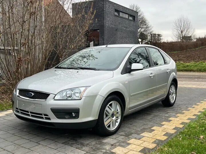 ford-focus-16-tdci-ghia-big-0