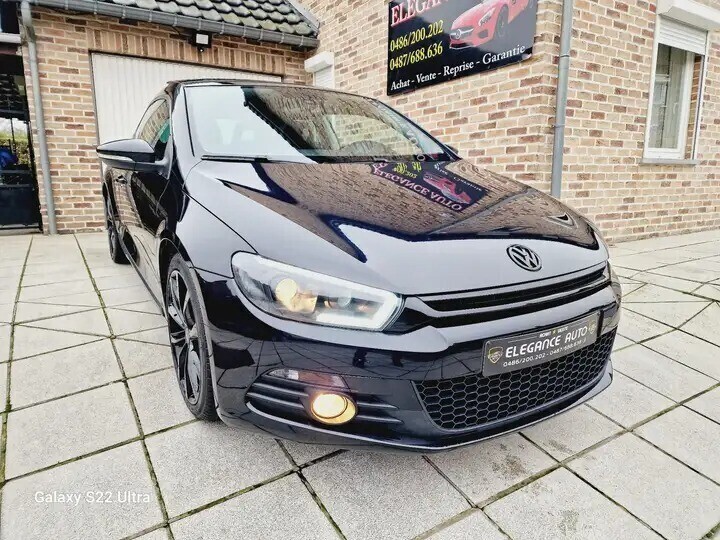 volkswagen-scirocco-20-cr-tdi-black-gps-pano-carnet-garantie-big-3