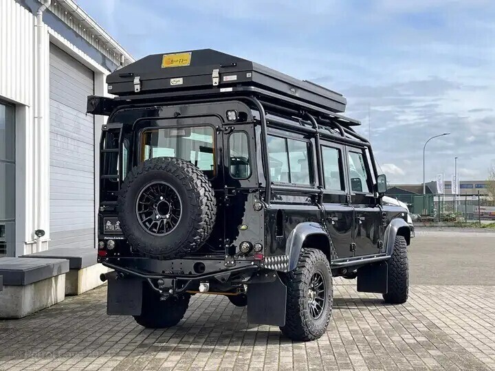 land-rover-defender-25-td5-body-off-restauratie-sindsdien-15000-km-big-3