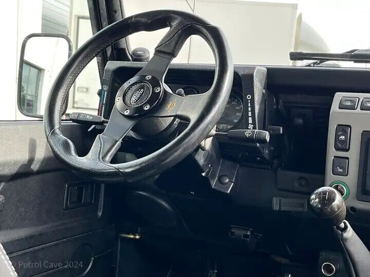 land-rover-defender-25-td5-body-off-restauratie-sindsdien-15000-km-big-4