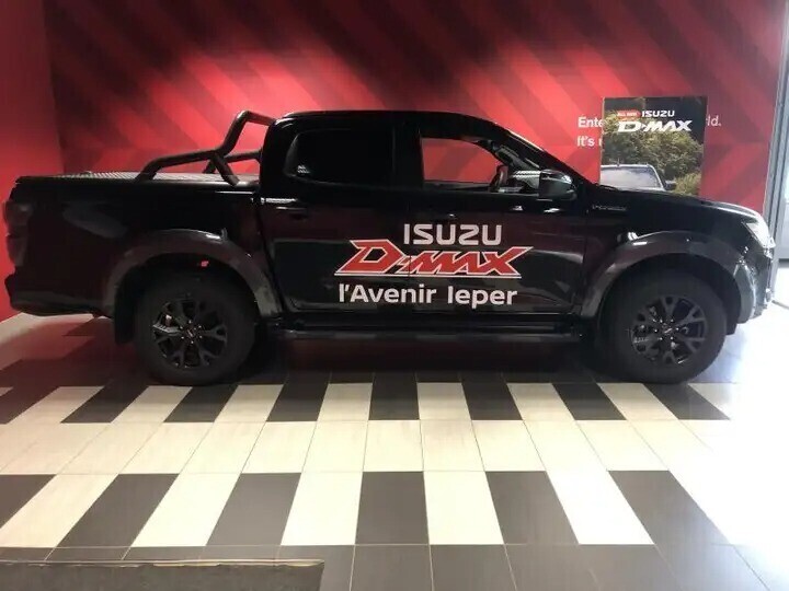 isuzu-d-max-v-cross-big-1