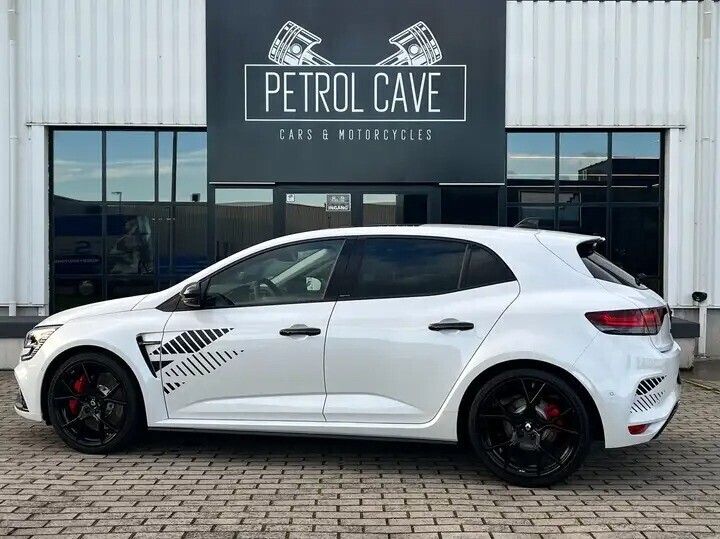 renault-megane-rs-300-ultime-big-1