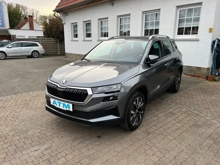 skoda-karoq-15-tsi-act-sport-dsgnaviaccpdc-va-cam-big-1