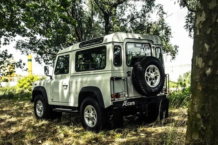 land-rover-defender-90-22-td4-radio-airco-only-29490-km-big-1