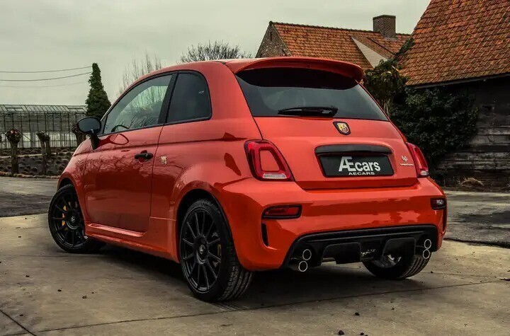 abarth-695-competizione-carbon-seats-new-belgian-big-2