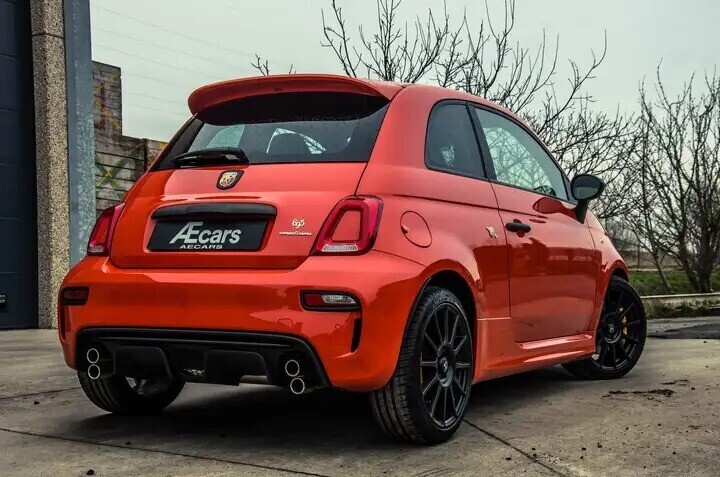 abarth-695-competizione-carbon-seats-new-belgian-big-1