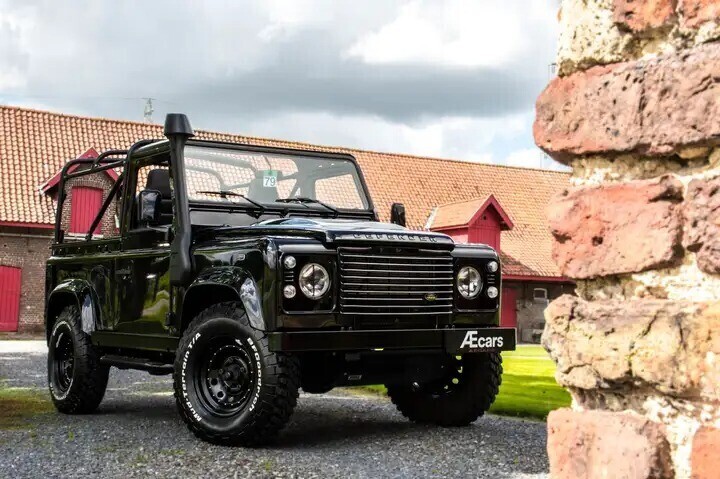 land-rover-defender-kahn-edition-full-leather-belgian-car-big-0