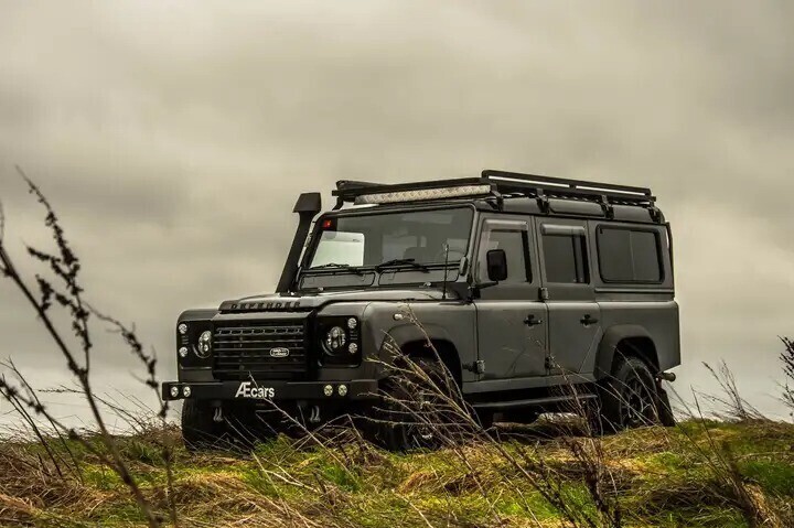 land-rover-defender-110-td5-corris-grey-camera-top-condition-big-0