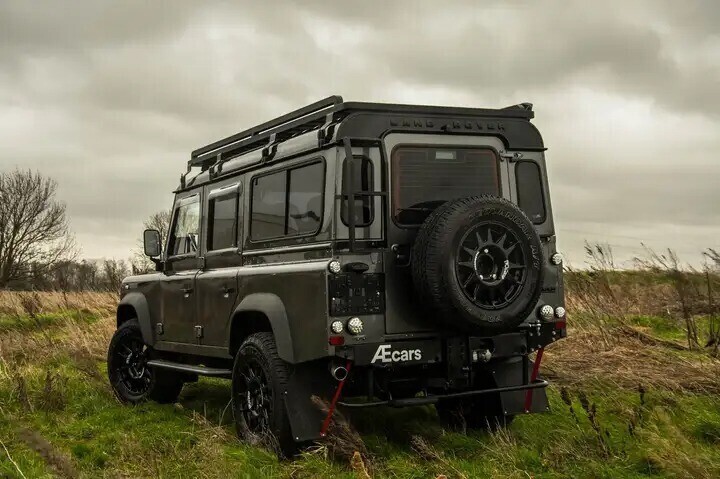 land-rover-defender-110-td5-corris-grey-camera-top-condition-big-2