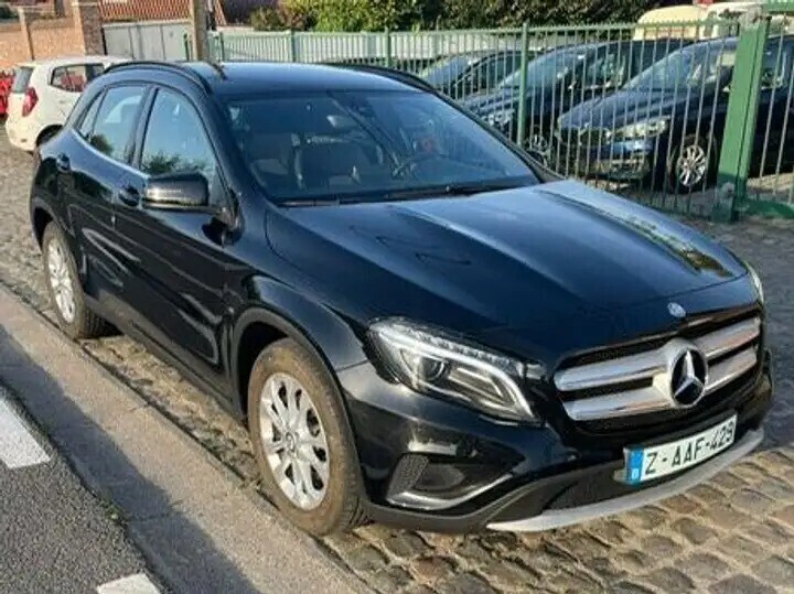 mercedes-benz-gla-180-benzine-xenonled-camera-big-0