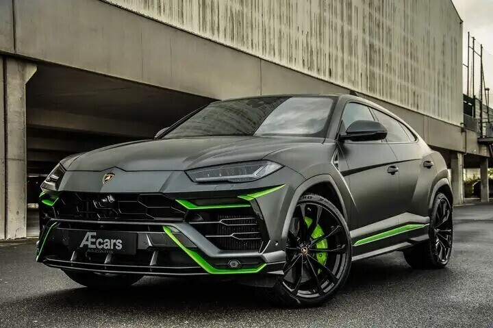 lamborghini-urus-40-v8-akrapovic-3-x-carbon-matt-ppf-big-0