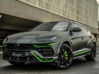 Lamborghini Urus 4.0 V8 *** AKRAPOVIC / 3 X CARBON / MATT PPF ***