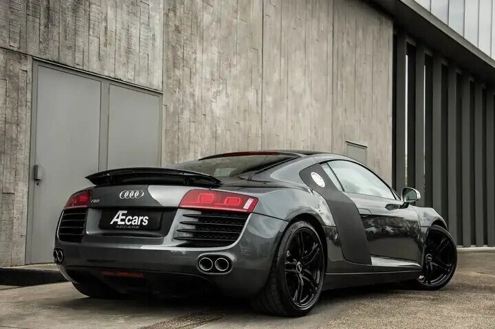 audi-r8-42i-v8-quattro-r-tronictop-conditioncarbon-big-1