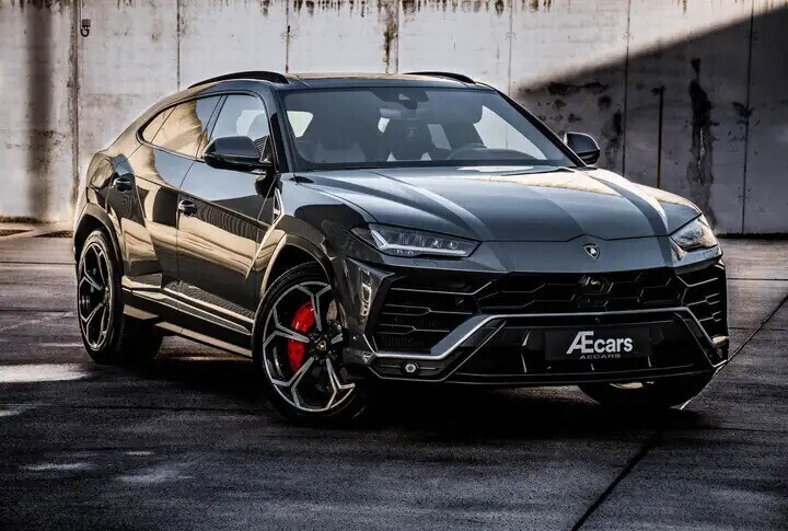 lamborghini-urus-carbon-ceramic-brakes-pano-roof-led-big-0