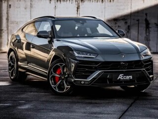 Lamborghini Urus *** CARBON CERAMIC BRAKES / PANO ROOF / LED ***