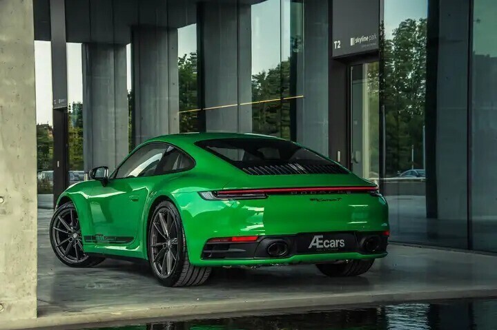 porsche-911-992-carrera-t-manual-python-green-pts-big-1