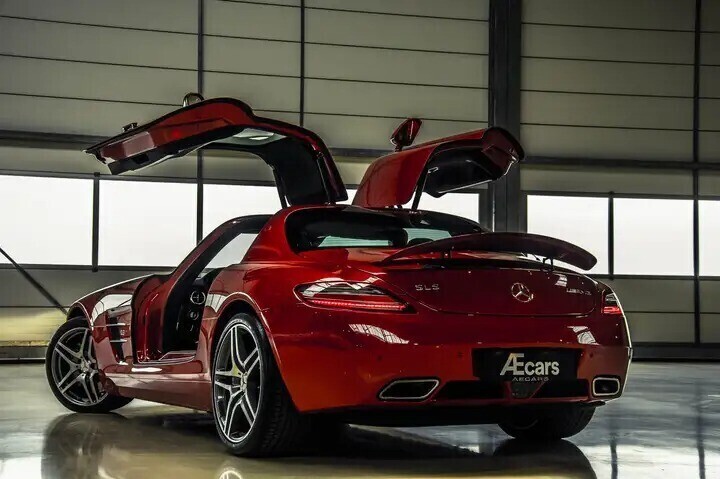 mercedes-benz-sls-amg-63-v8-collectors-item-21461-km-big-2