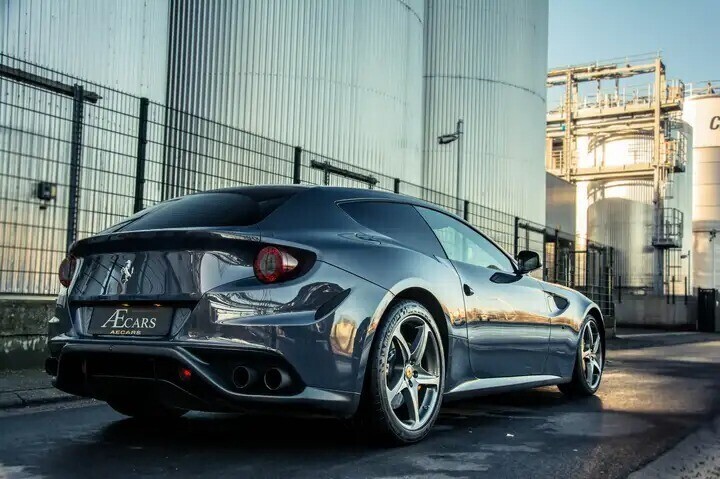 ferrari-ff-ff-ceramic-unique-color-blue-cangianto-big-2