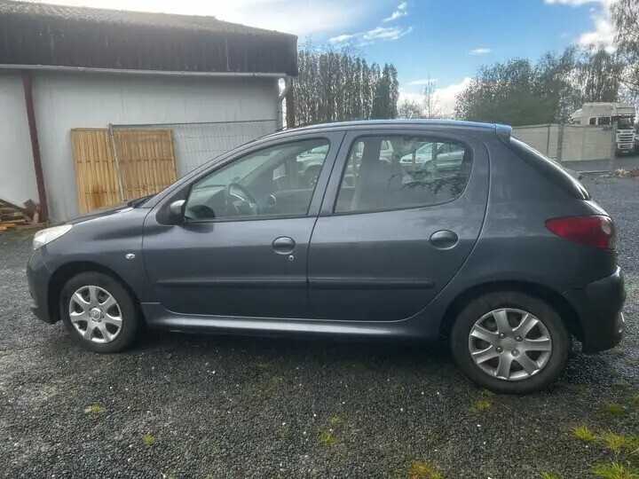 peugeot-206-14i-essence-avec-controle-technique-big-5