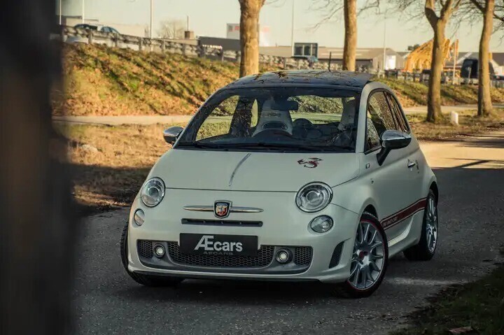 abarth-500-595-50th-anniversary-limited-1-owner-big-2