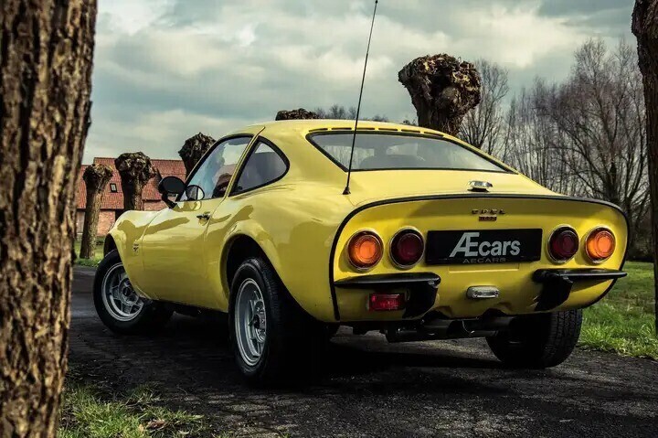 opel-gt-1900-top-condition-restored-leather-big-2