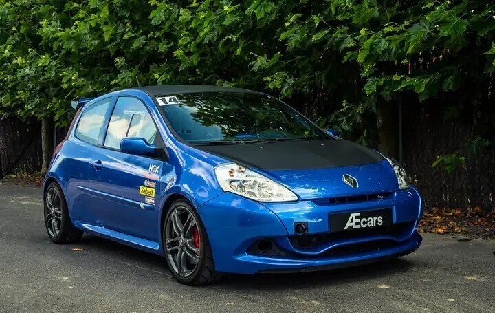 renault-clio-rs-sport-cup-limited-series-f1-akrapovic-big-3
