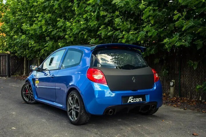 renault-clio-rs-sport-cup-limited-series-f1-akrapovic-big-4