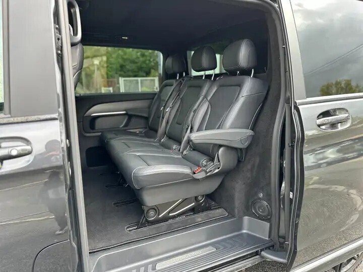 mercedes-benz-v-300-4x4-electric-doorsseats-amgnight-pakket-big-6