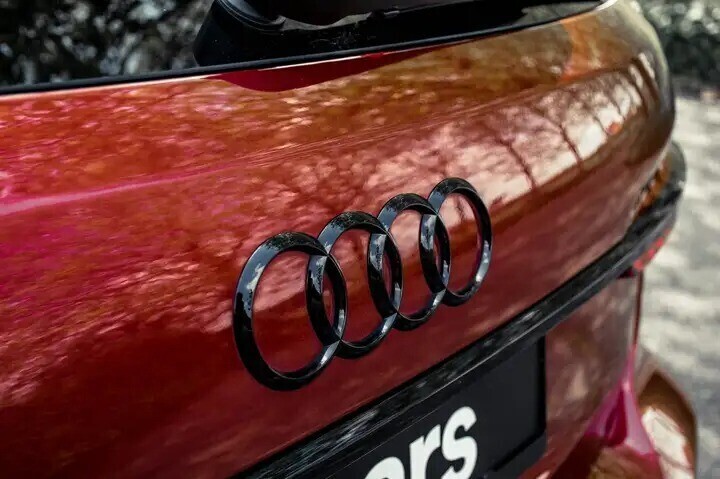 audi-rs6-quattro-belgian-car-1-owner-bi-color-big-4