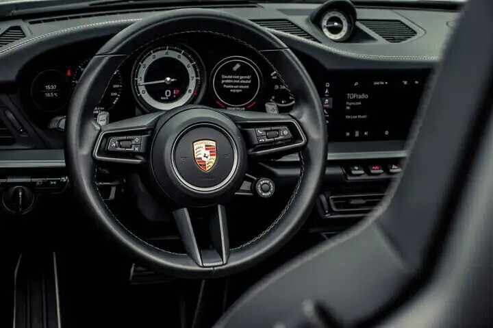 porsche-992-911-c4s-cabriolet-sport-chrono-belgian-big-6