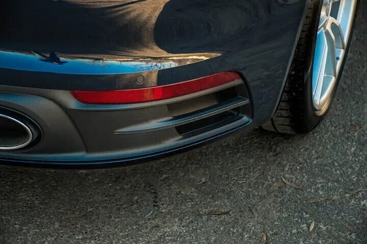 porsche-992-911-carrera-4-1-owner-panoroof-belgian-big-4