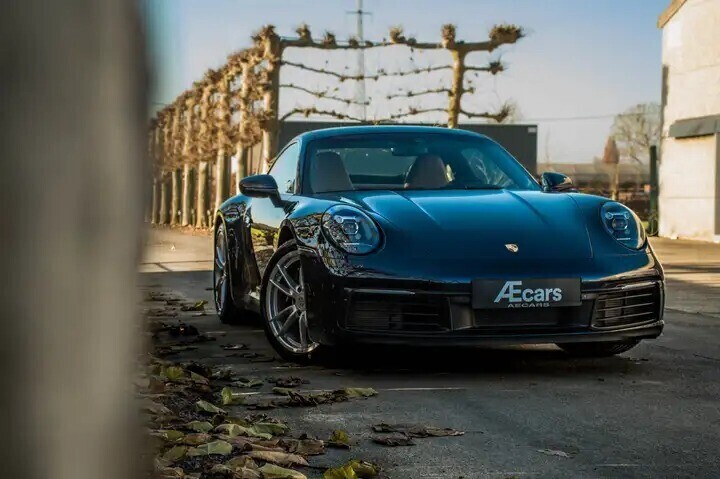 porsche-992-911-carrera-4-1-owner-panoroof-belgian-big-1