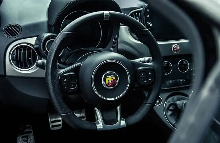 abarth-595-turismo-apple-carplay-pano-roof-first-owner-big-5