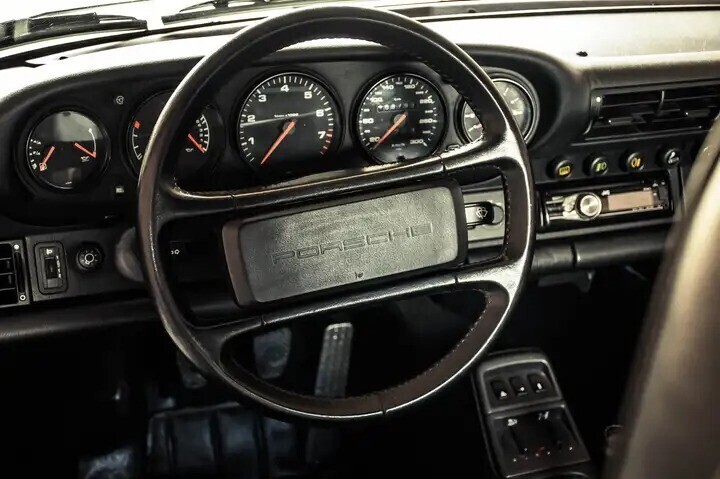 porsche-964-carrera-4-cabriolet-radio-heated-seats-big-6