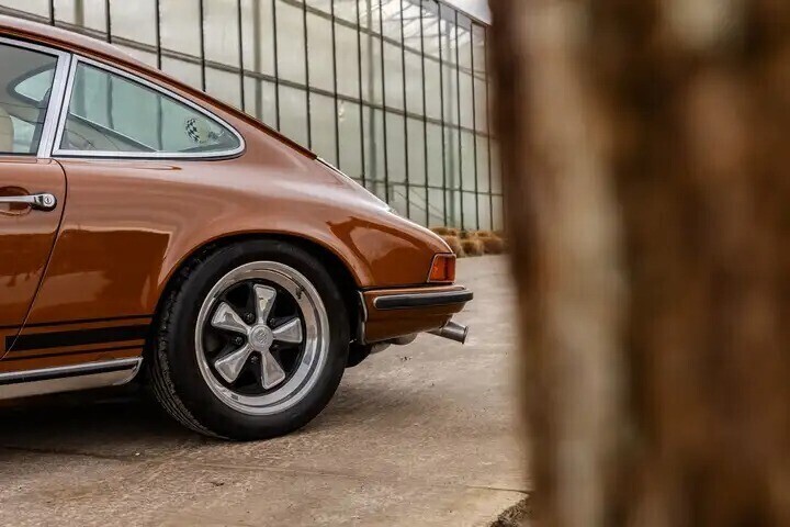 porsche-911-911-e-manual-full-restoration-big-4