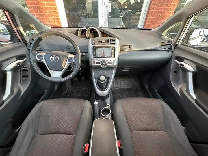 toyota-verso-20d-126pk-pano-dak-navi-digitale-airco-big-5