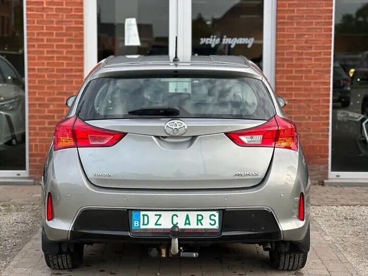 toyota-auris-14d-90pk-schadewagen-big-3